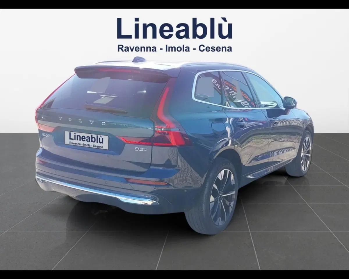 Volvo XC60 nuova a Ravenna (5)