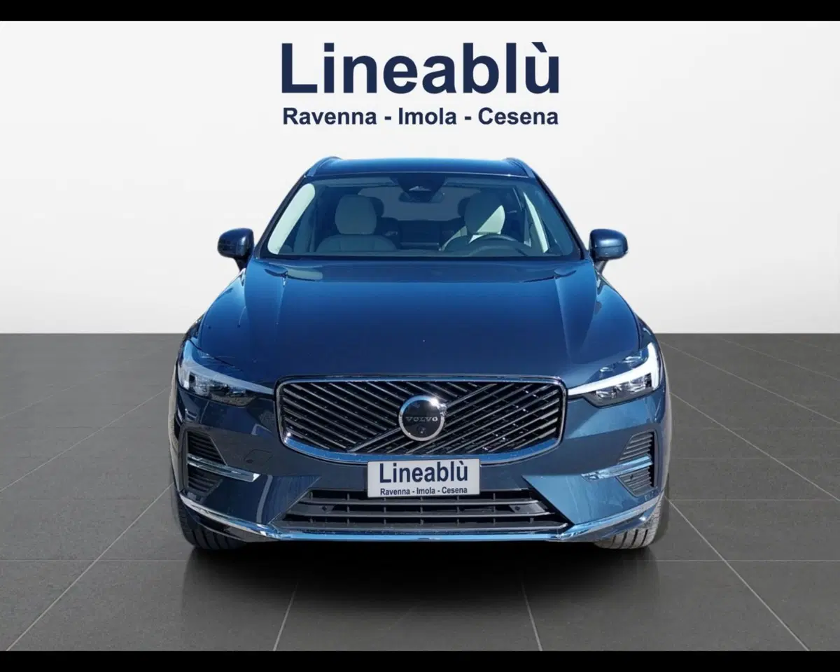 Volvo XC60 nuova a Ravenna (8)