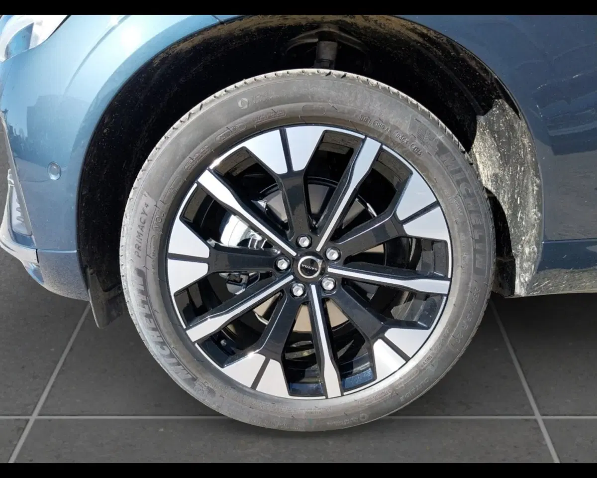 Volvo XC60 nuova a Ravenna (9)