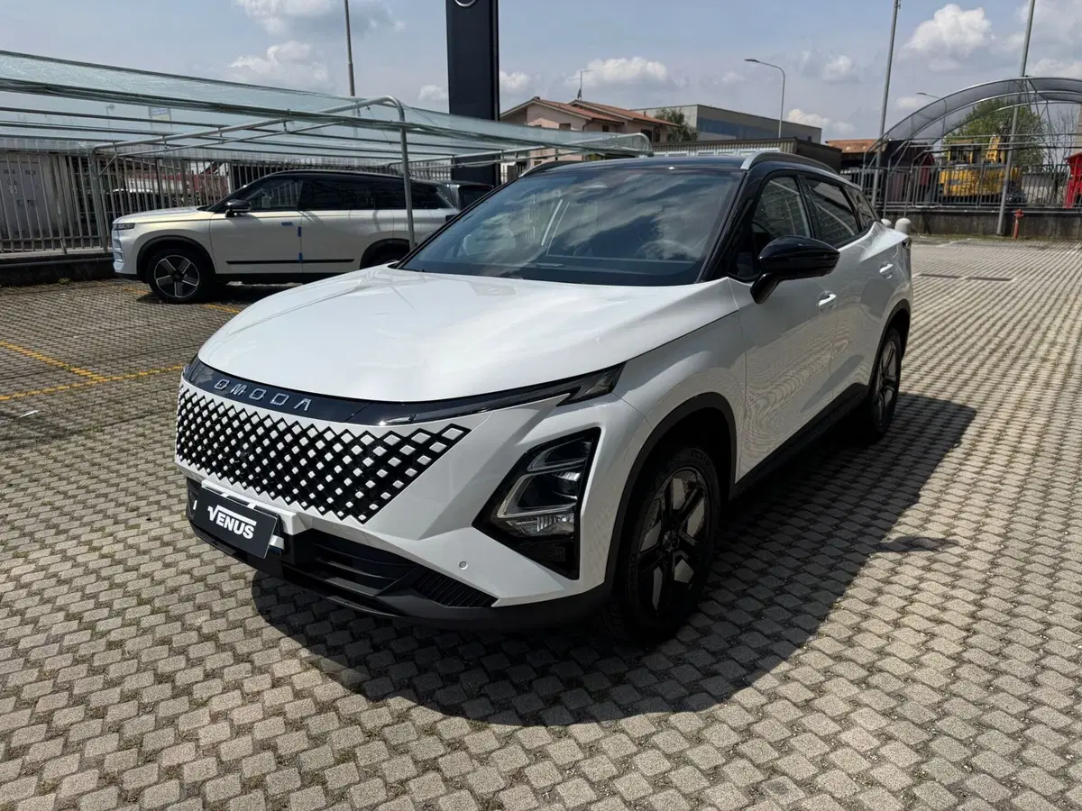 Omoda Omoda 5 SHS-H nuova a Monza e Brianza