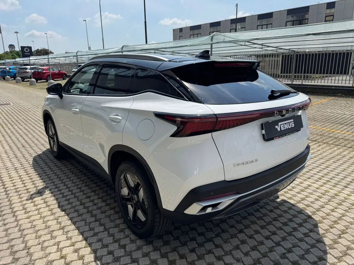 Omoda Omoda 5 SHS-H nuova a Monza e Brianza (4)