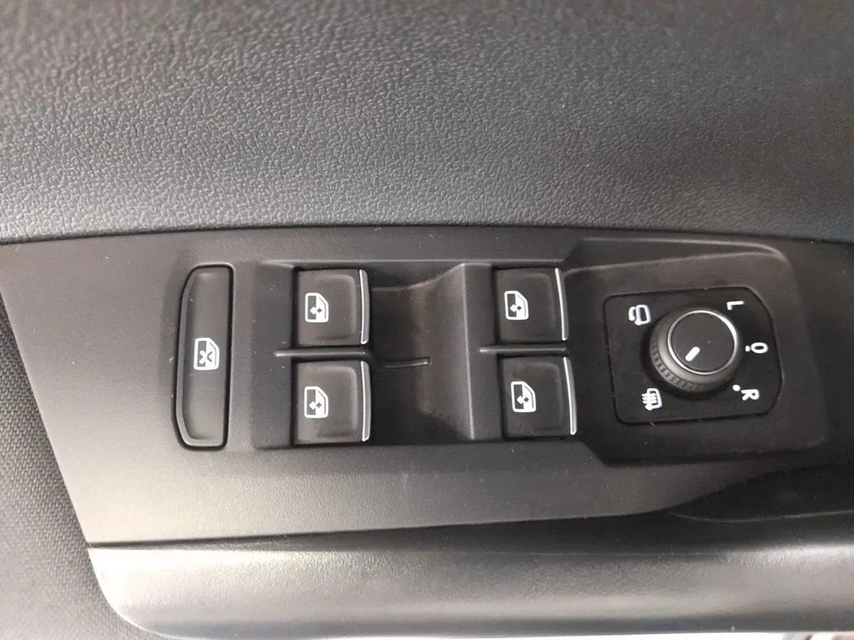 Volkswagen Taigo usata a Bologna (9)