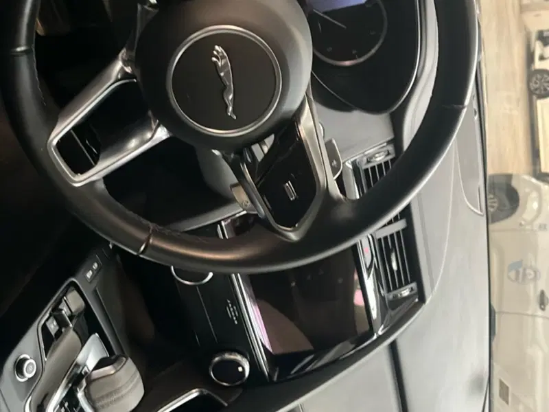 Jaguar E-Pace usata a Vicenza (11)