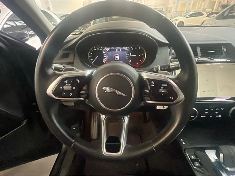Jaguar E-Pace usata a Vicenza (12)