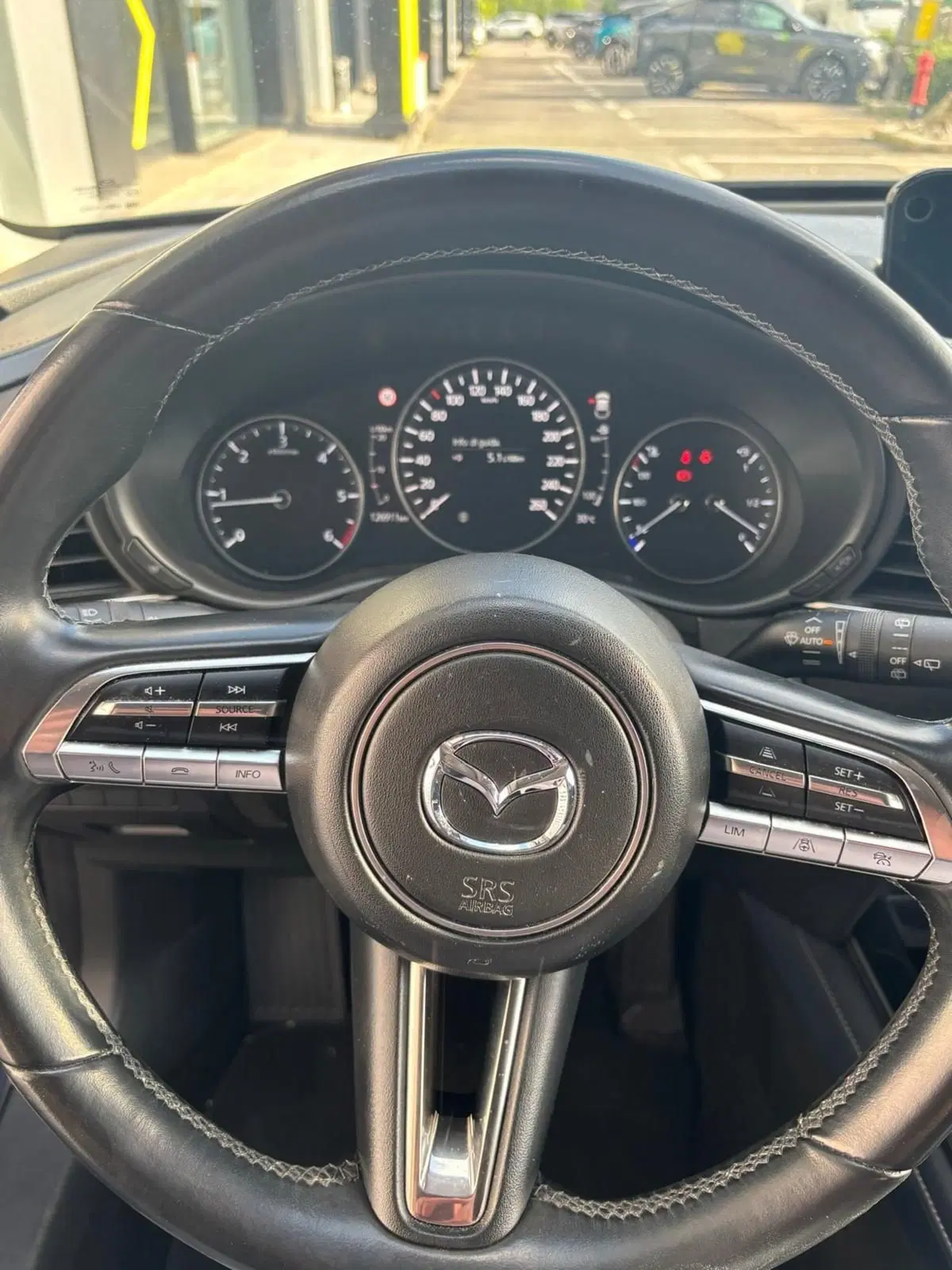 Mazda CX-30 usata a Frosinone (11)