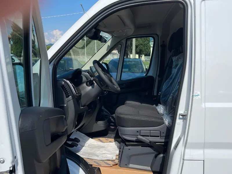 Toyota Proace Max Furgone nuova a Vicenza (13)