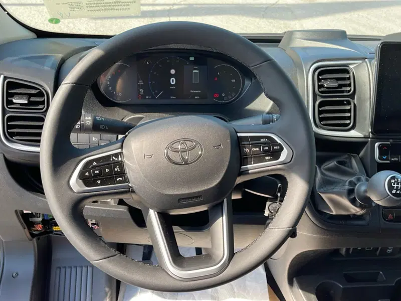 Toyota Proace Max Furgone nuova a Vicenza (15)
