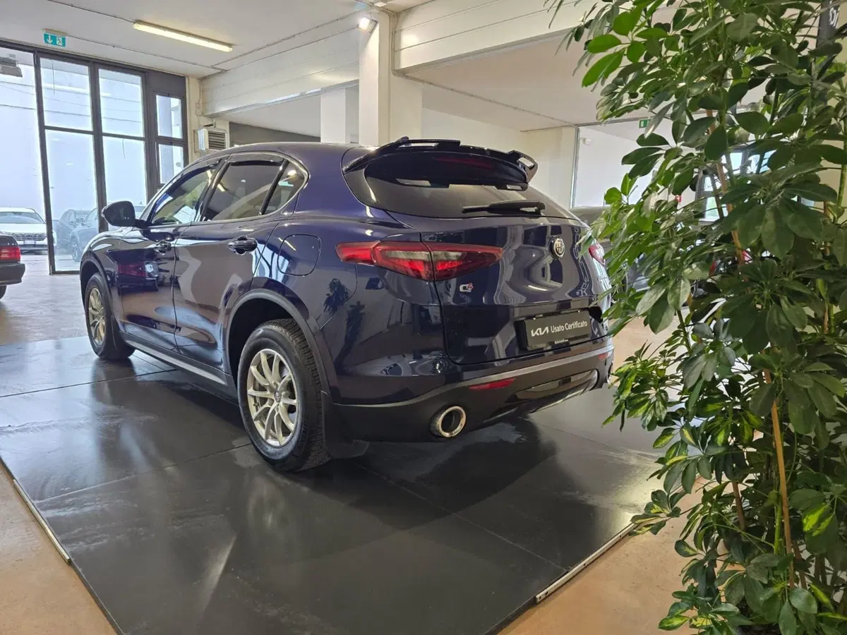 Alfa Romeo Stelvio usata a Rimini (4)