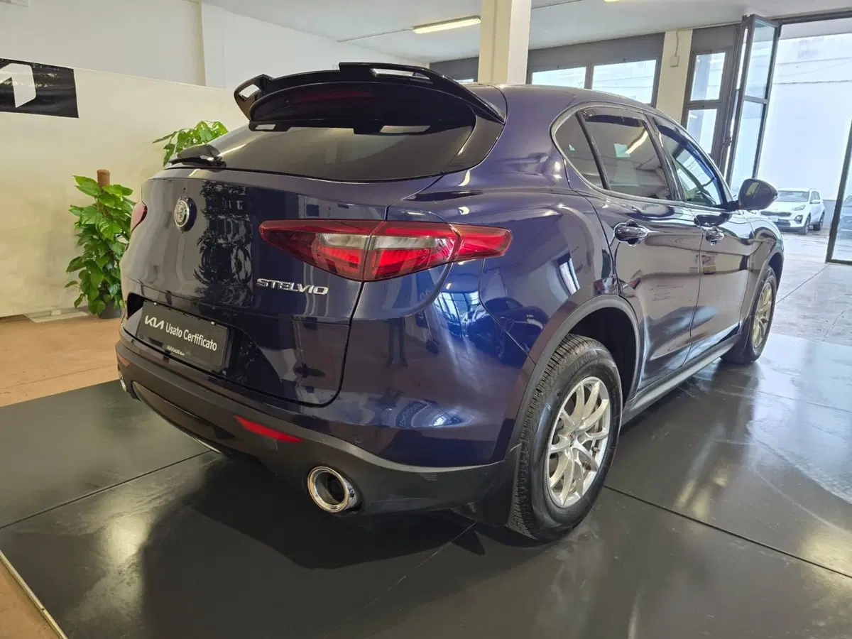 Alfa Romeo Stelvio usata a Rimini (5)