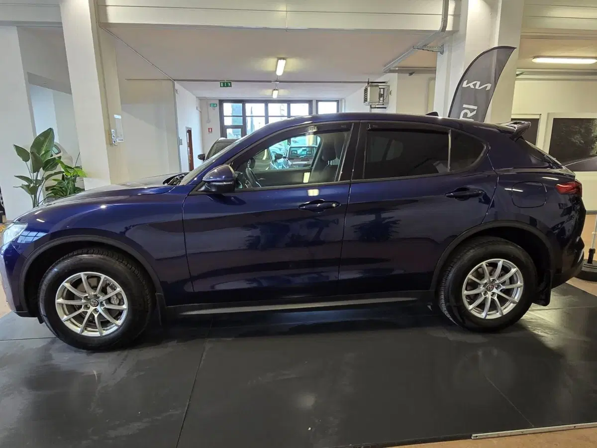 Alfa Romeo Stelvio usata a Rimini (6)