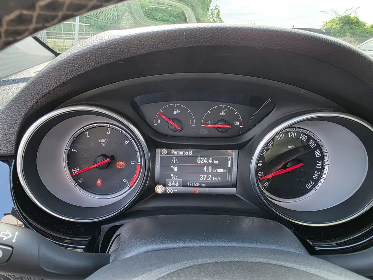 Opel Astra Station Wagon usata a Rimini (11)