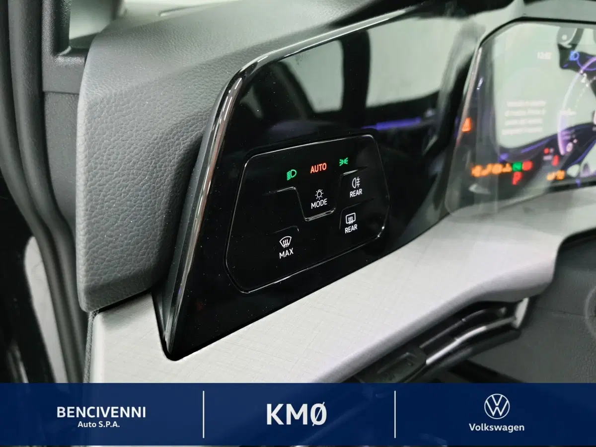 Volkswagen Golf nuova a Catanzaro (19)