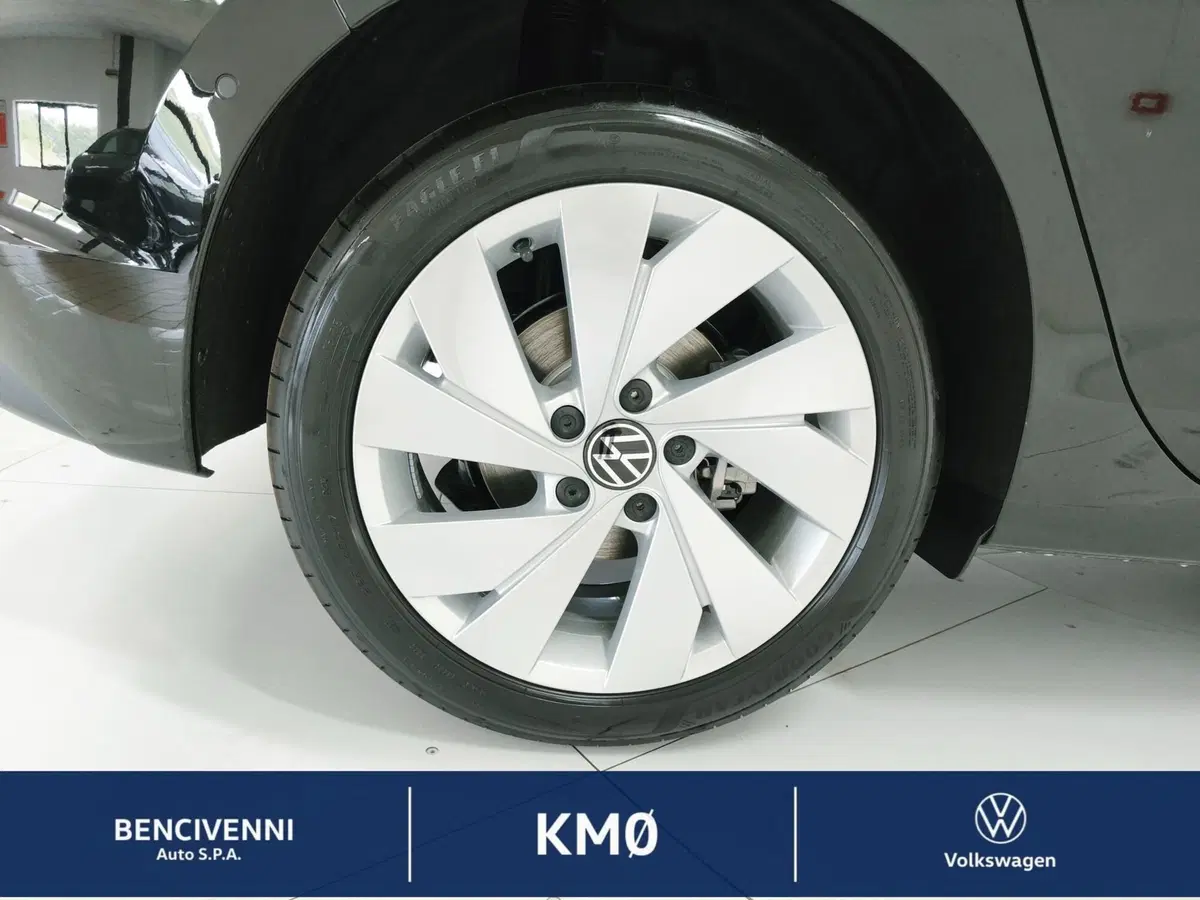 Volkswagen Golf nuova a Catanzaro (5)
