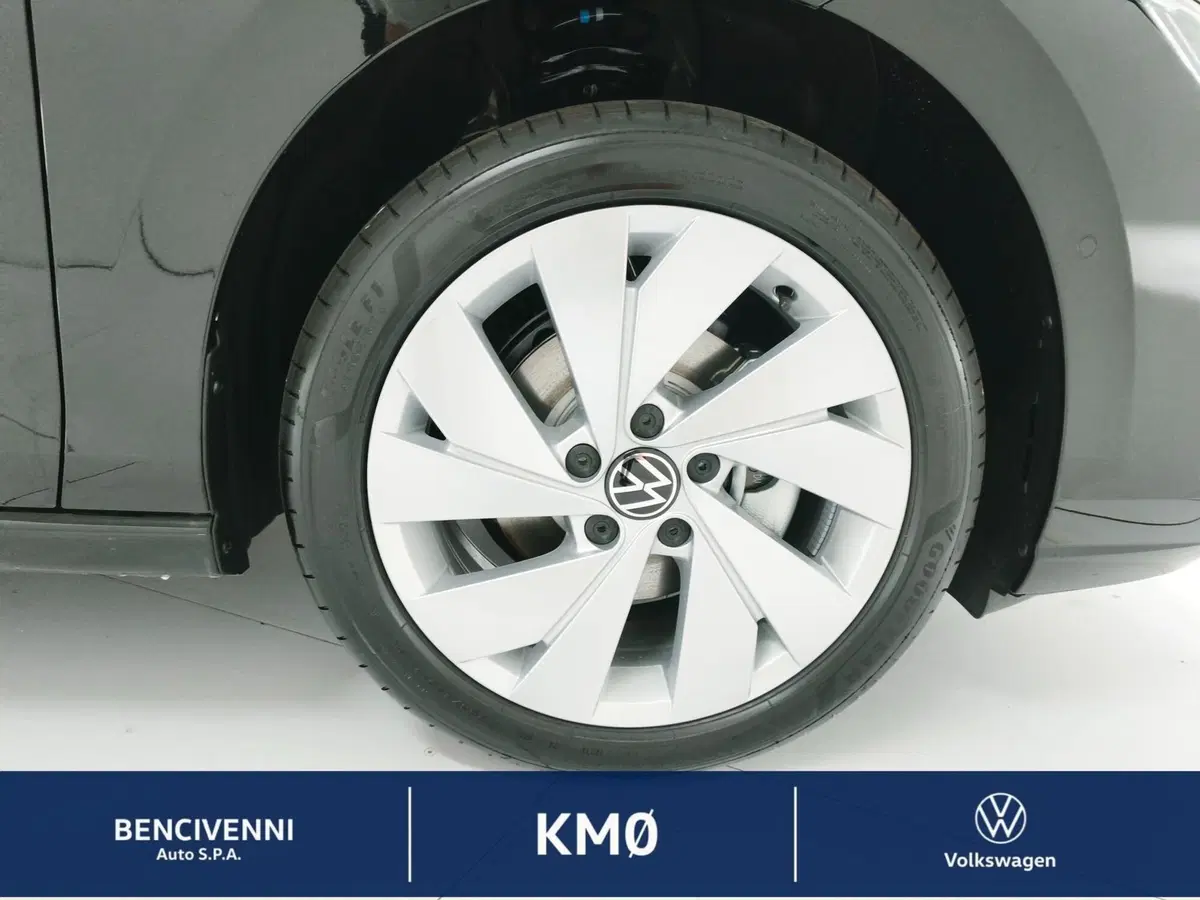 Volkswagen Golf nuova a Catanzaro (7)