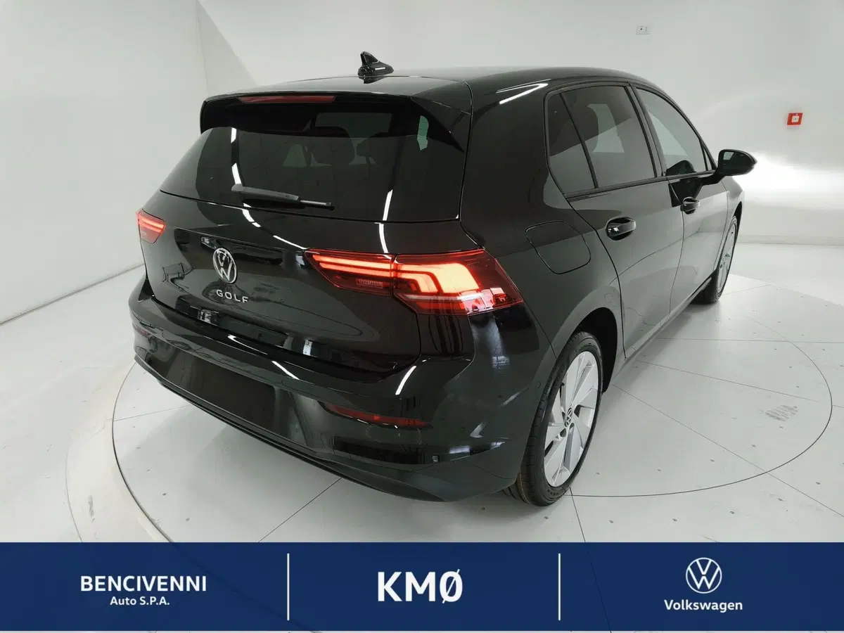 Volkswagen Golf nuova a Catanzaro (8)