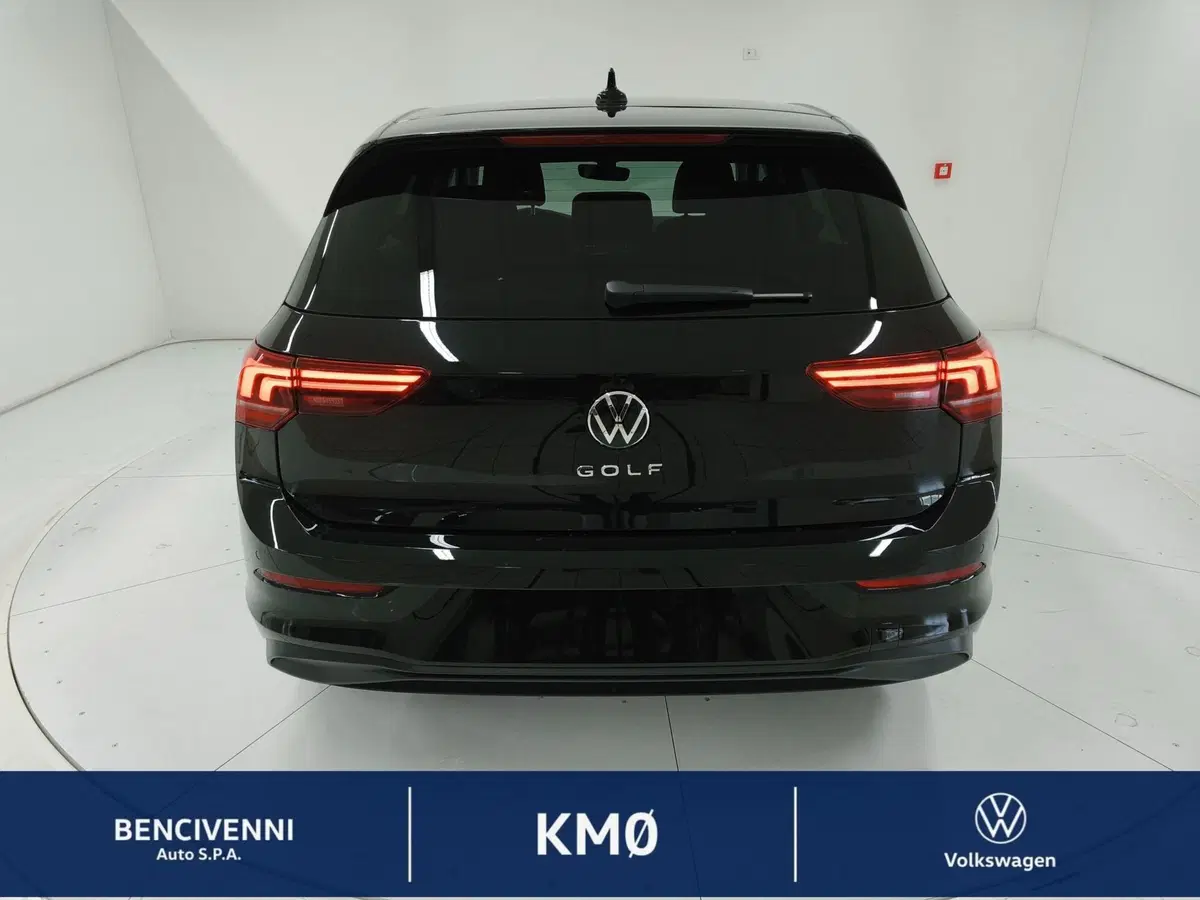 Volkswagen Golf nuova a Catanzaro (9)