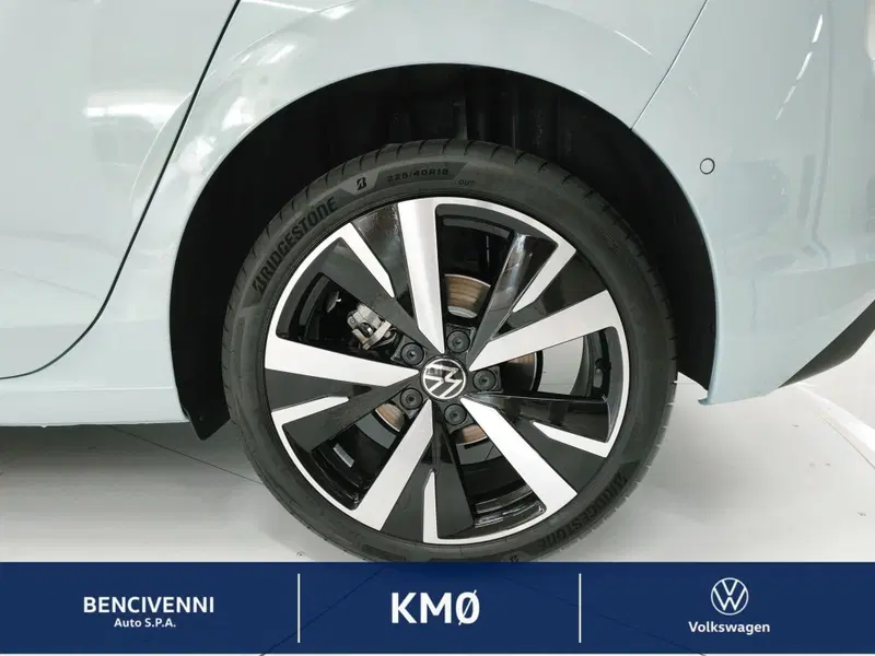 Volkswagen Golf nuova a Catanzaro (15)