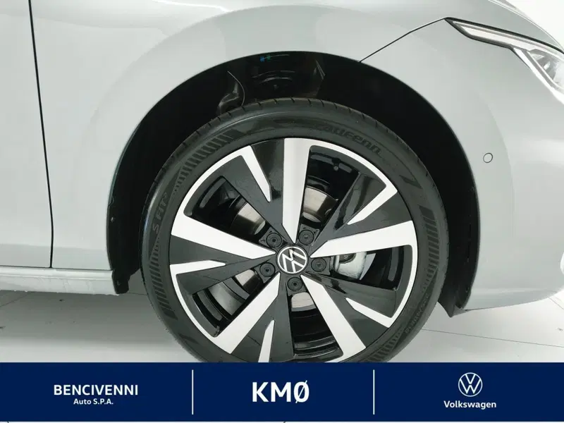 Volkswagen Golf nuova a Catanzaro (7)