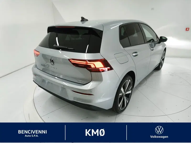 Volkswagen Golf nuova a Catanzaro (8)