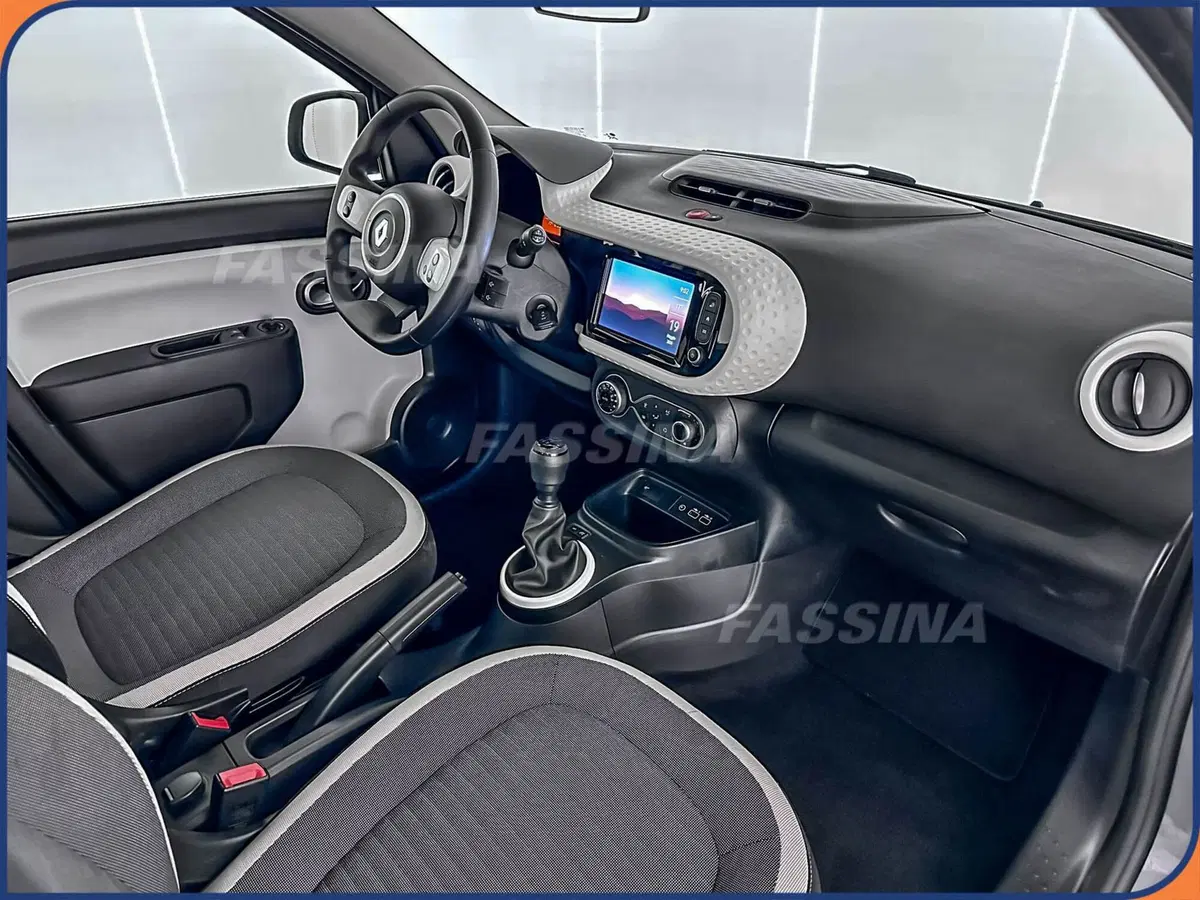 Renault Twingo usata a Milano (13)