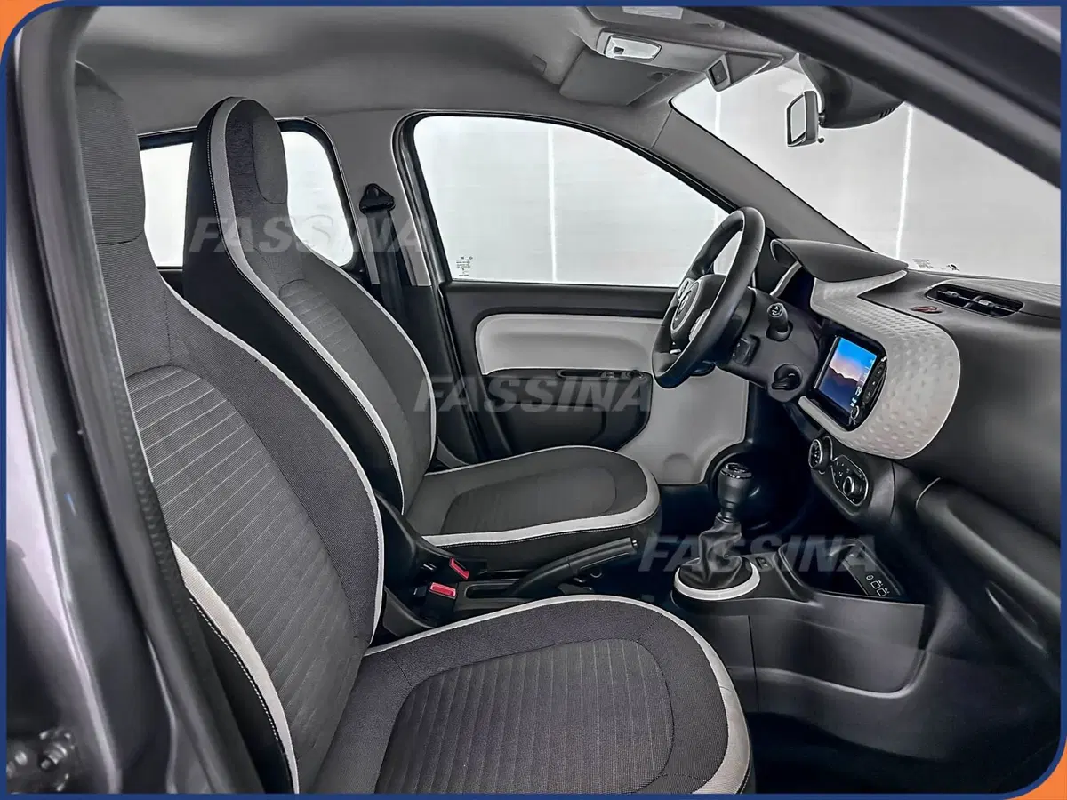 Renault Twingo usata a Milano (14)