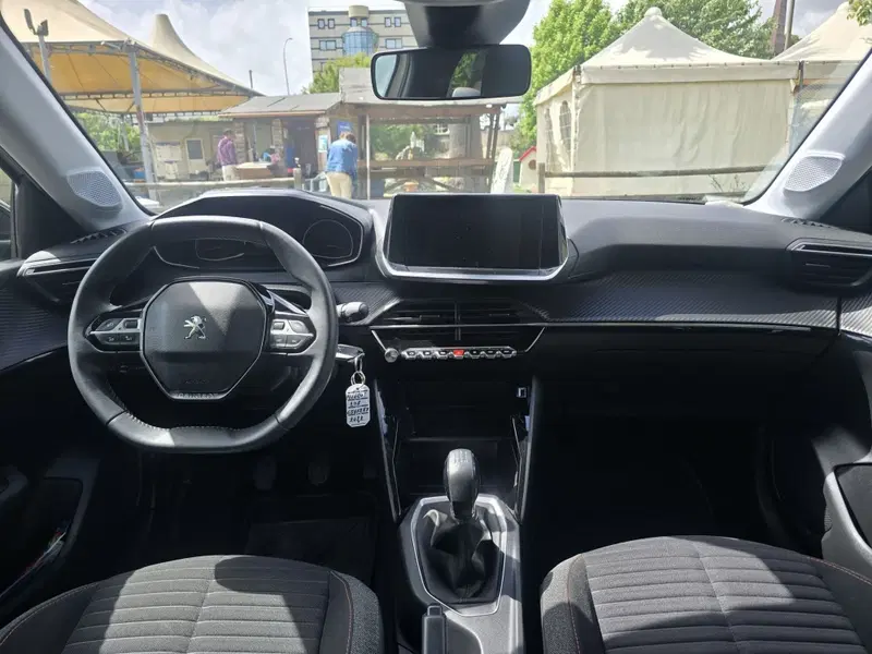 Peugeot 208 usata a Massa-Carrara (6)