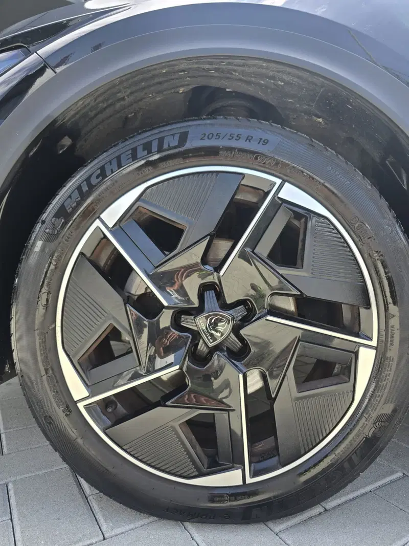 Peugeot 408 usata a Massa-Carrara (20)