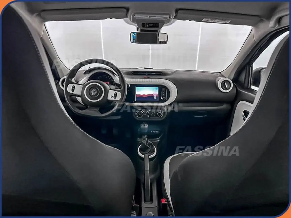 Renault Twingo usata a Milano (11)