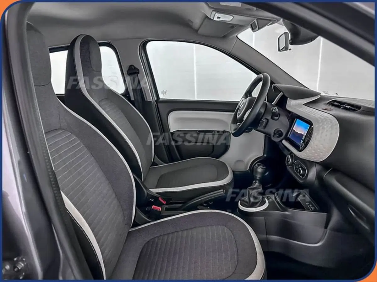 Renault Twingo usata a Milano (14)