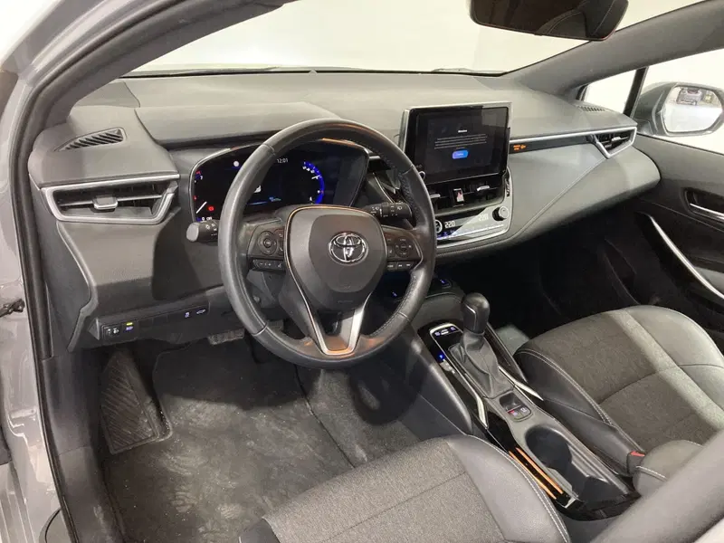 Toyota Corolla Touring Sports usata a Barletta-Andria-Trani (10)