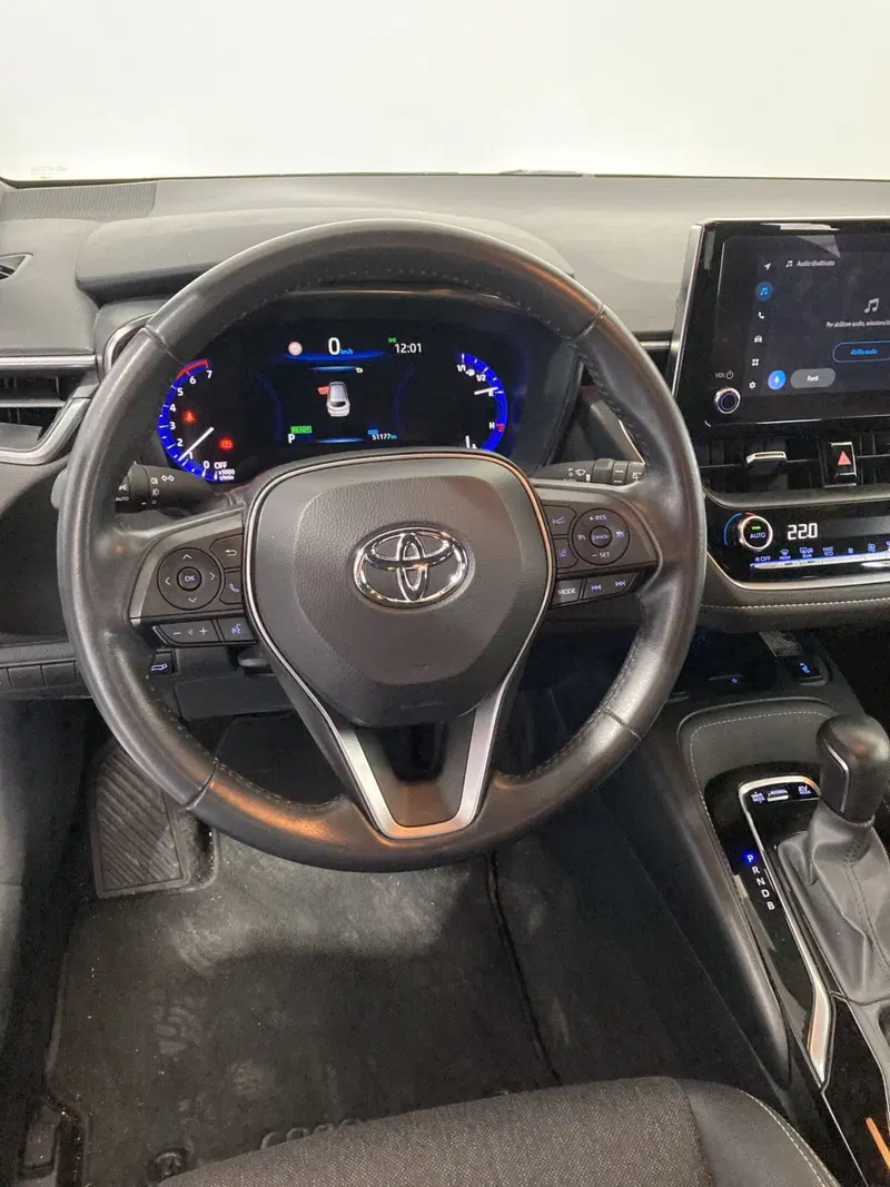 Toyota Corolla Touring Sports usata a Barletta-Andria-Trani (11)