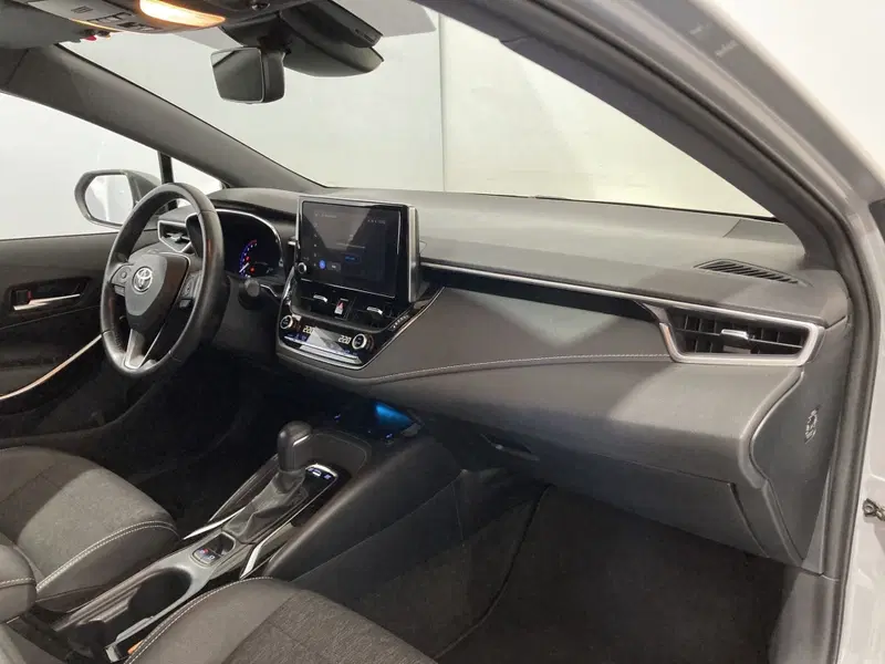 Toyota Corolla Touring Sports usata a Barletta-Andria-Trani (17)