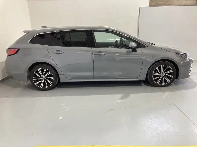 Toyota Corolla Touring Sports usata a Barletta-Andria-Trani (4)