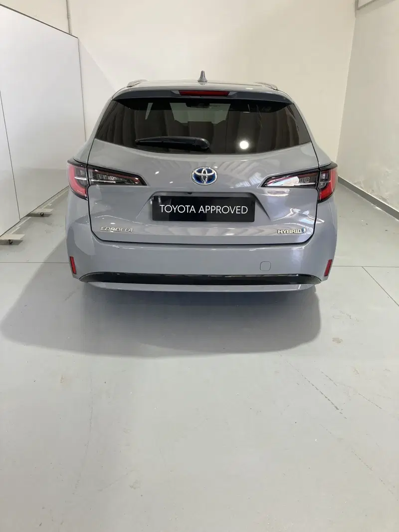 Toyota Corolla Touring Sports usata a Barletta-Andria-Trani (5)