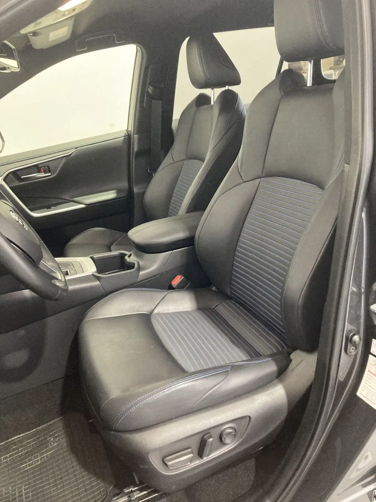 Toyota Rav4 usata a Barletta-Andria-Trani (6)