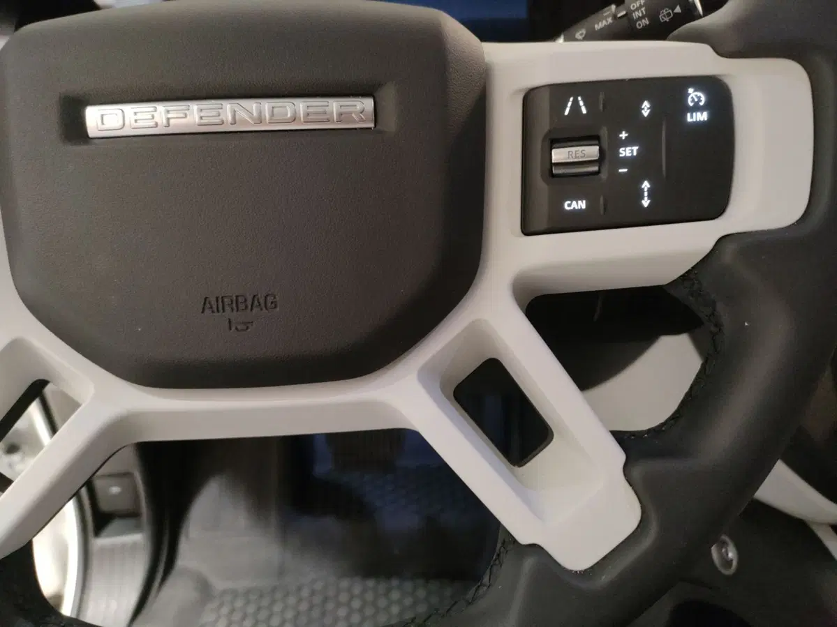 Land Rover Defender usata a Lecco (19)