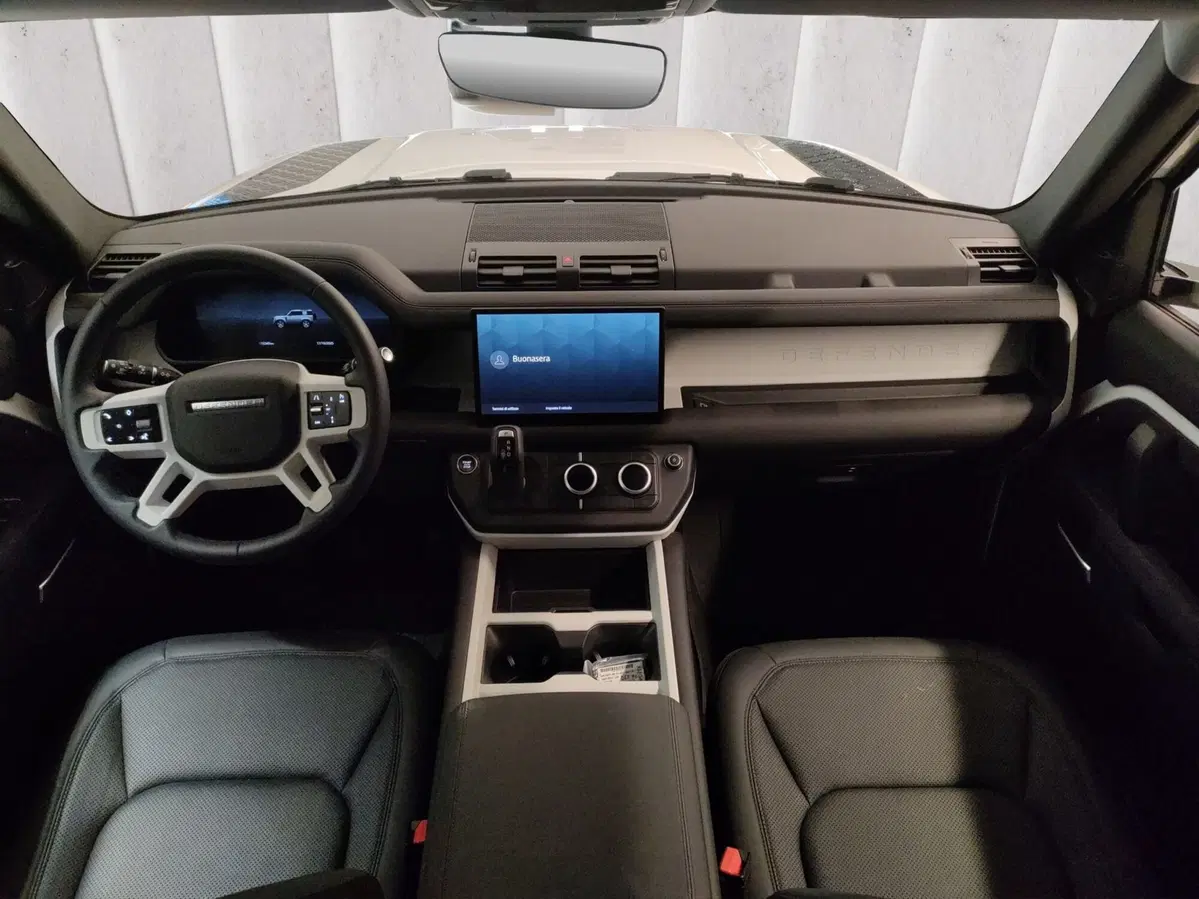 Land Rover Defender usata a Lecco (4)