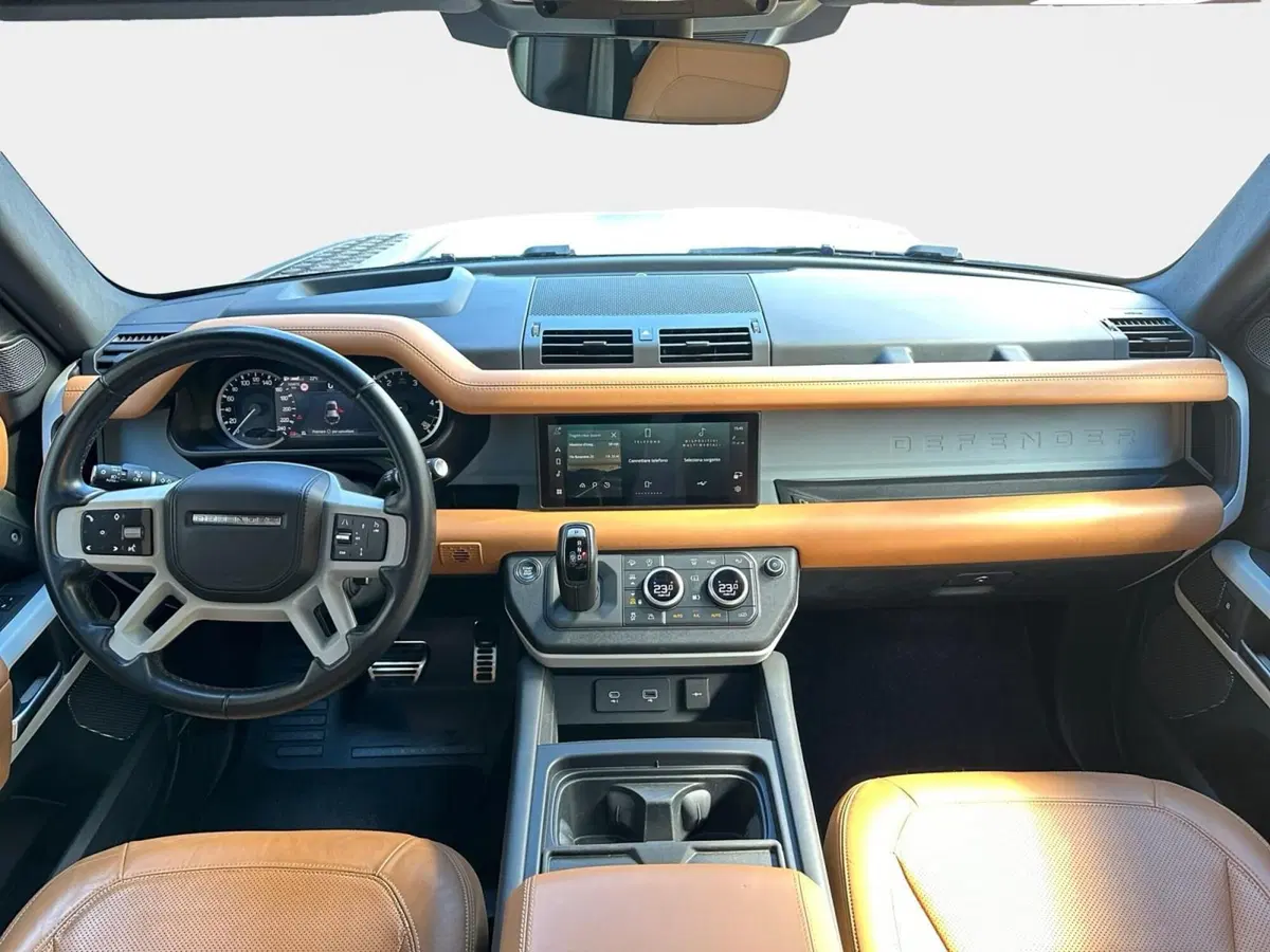 Land Rover Defender usata a Bari (4)