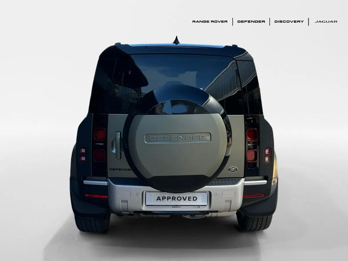 Land Rover Defender usata a Bari (7)