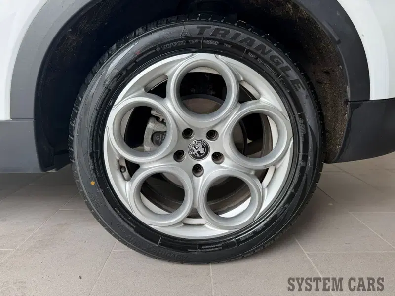 Alfa Romeo Tonale usata a Varese (8)