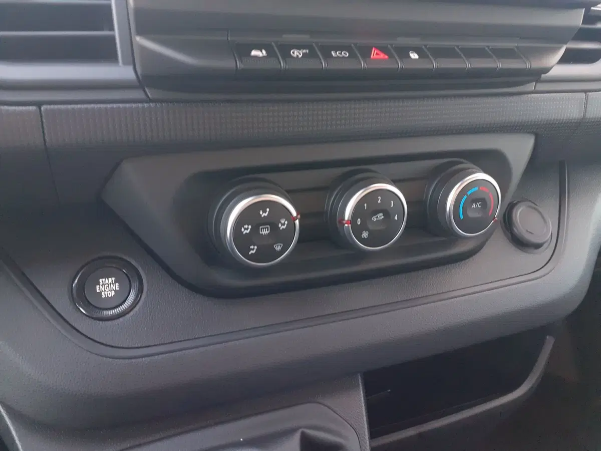 Nissan Primastar Furgone nuova a Modena (13)