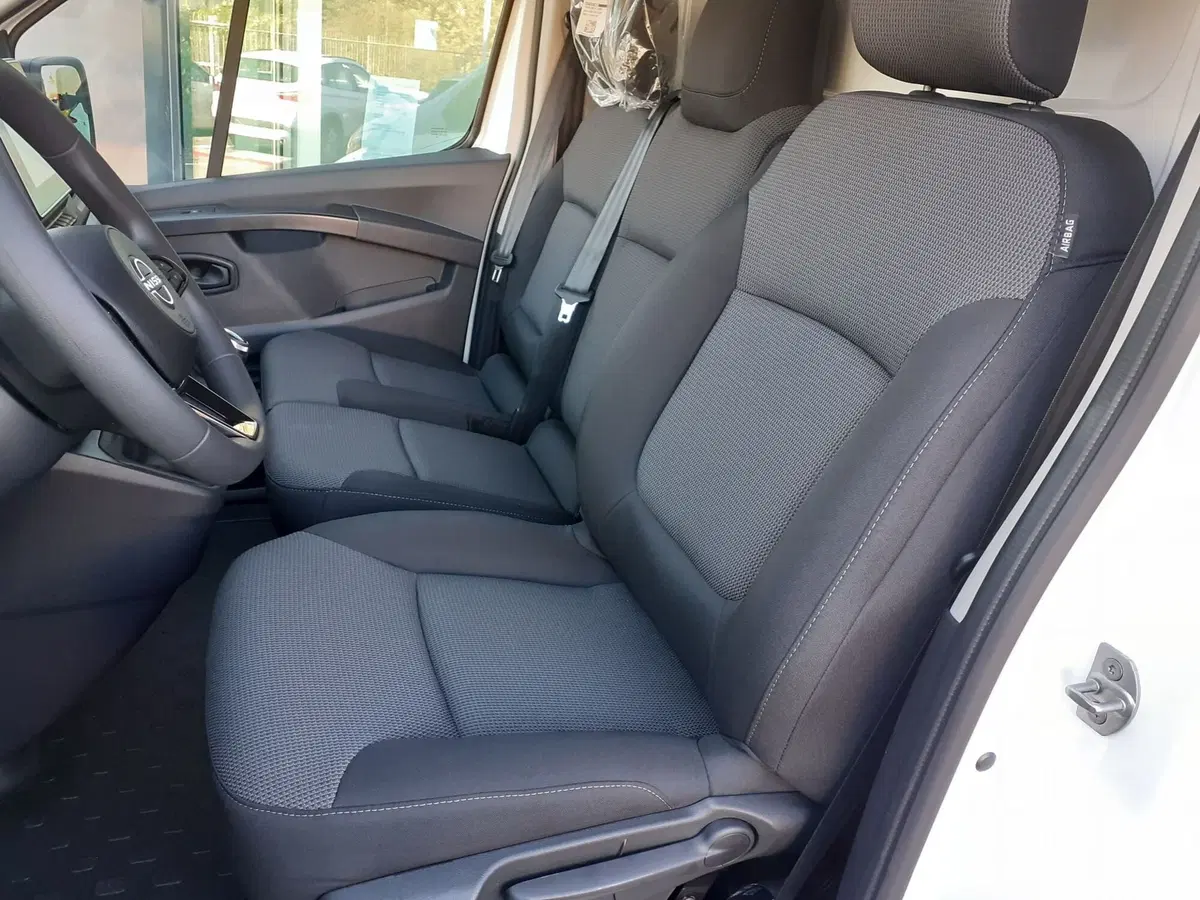 Nissan Primastar Furgone nuova a Modena (8)