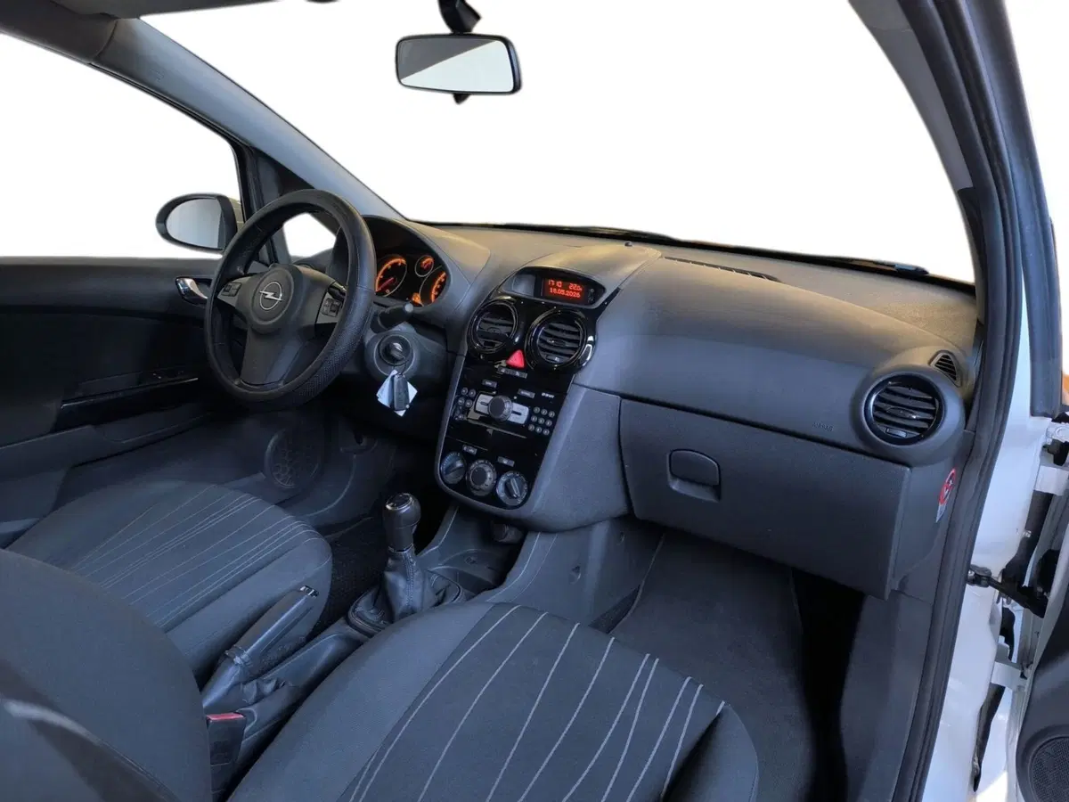 Opel Corsa usata a Udine (12)