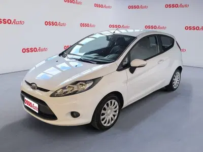 Ford Fiesta 1.2 82CV 3 porte Titanium del 2010 usata a Udine