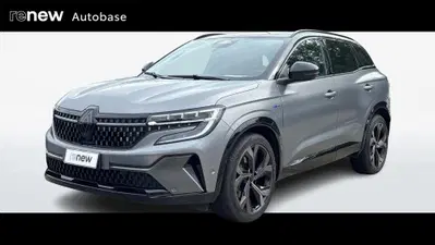 Renault Austral 1.2 full hybrid Iconic Esprit Alpine 200cv auto del 2023 usata a Albignasego