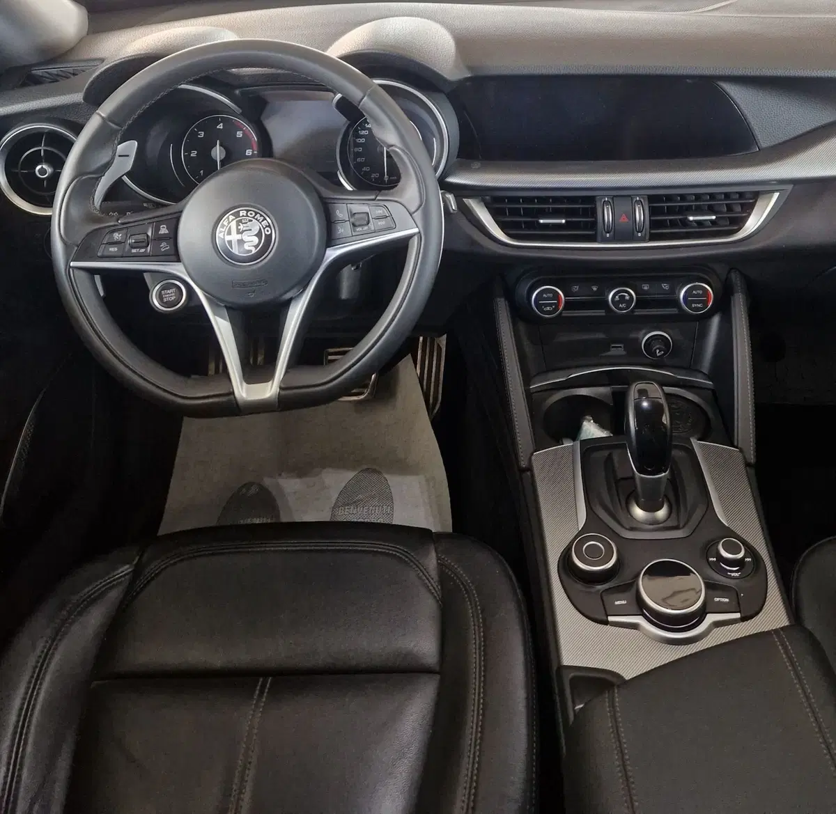Alfa Romeo Stelvio usata a Terni (11)