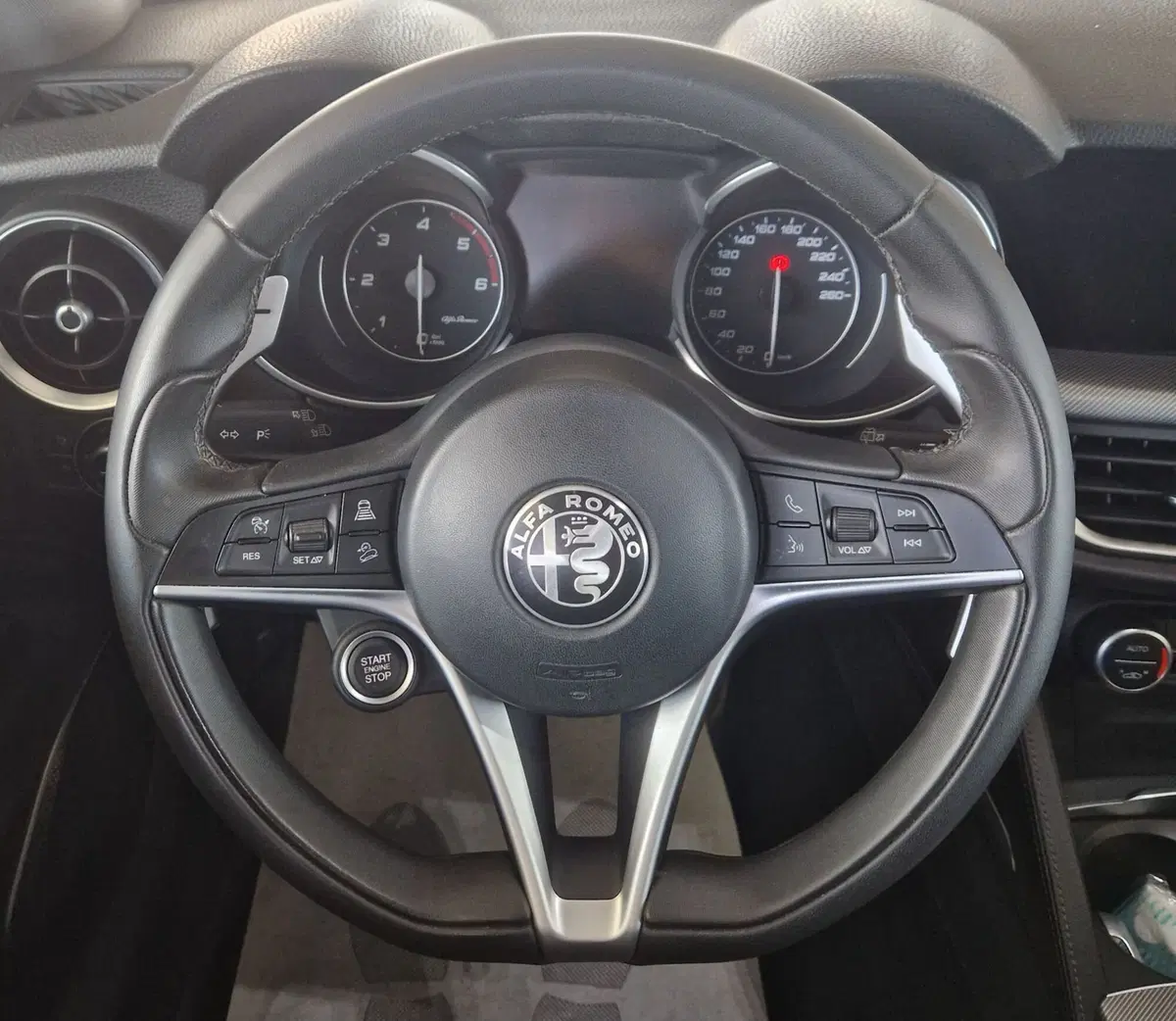 Alfa Romeo Stelvio usata a Terni (12)