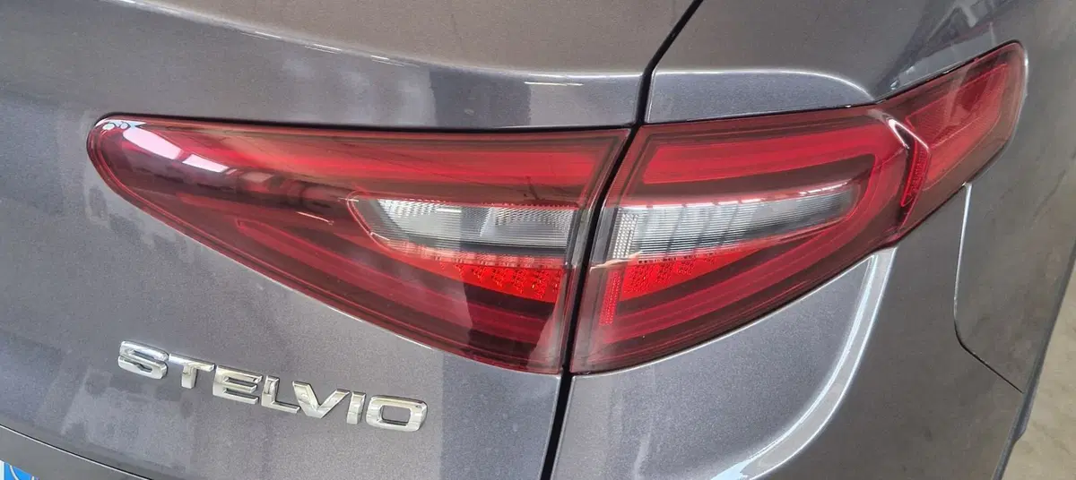 Alfa Romeo Stelvio usata a Terni (17)
