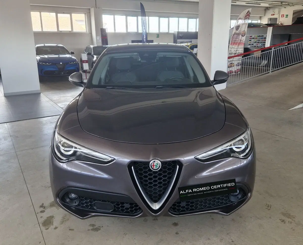 Alfa Romeo Stelvio usata a Terni (2)