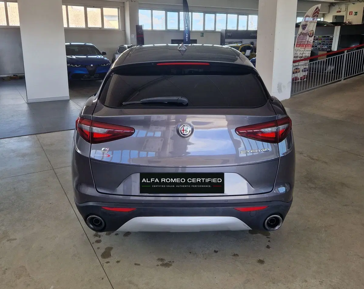 Alfa Romeo Stelvio usata a Terni (5)
